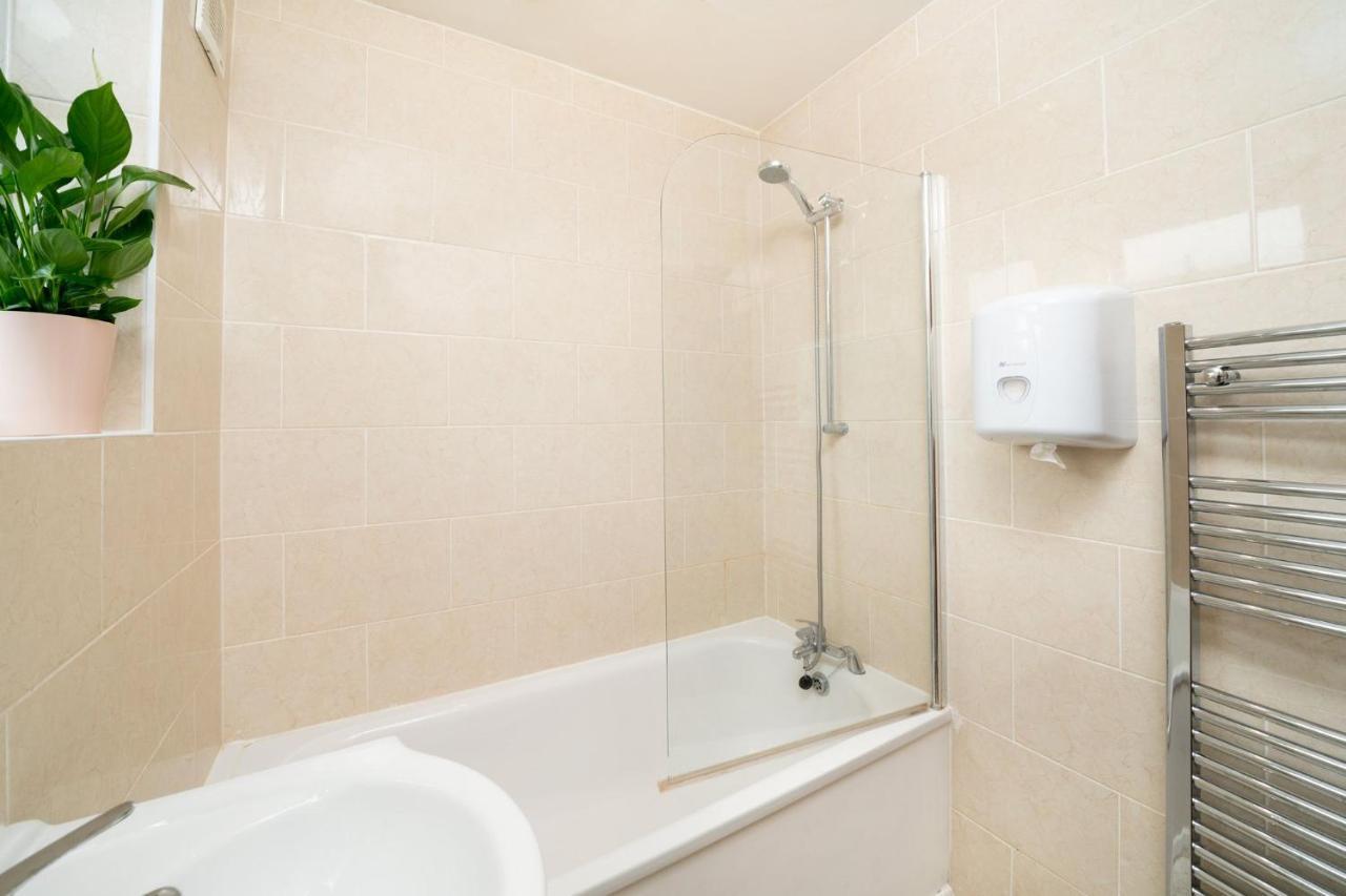F4 Modern Double Apartamento Londres